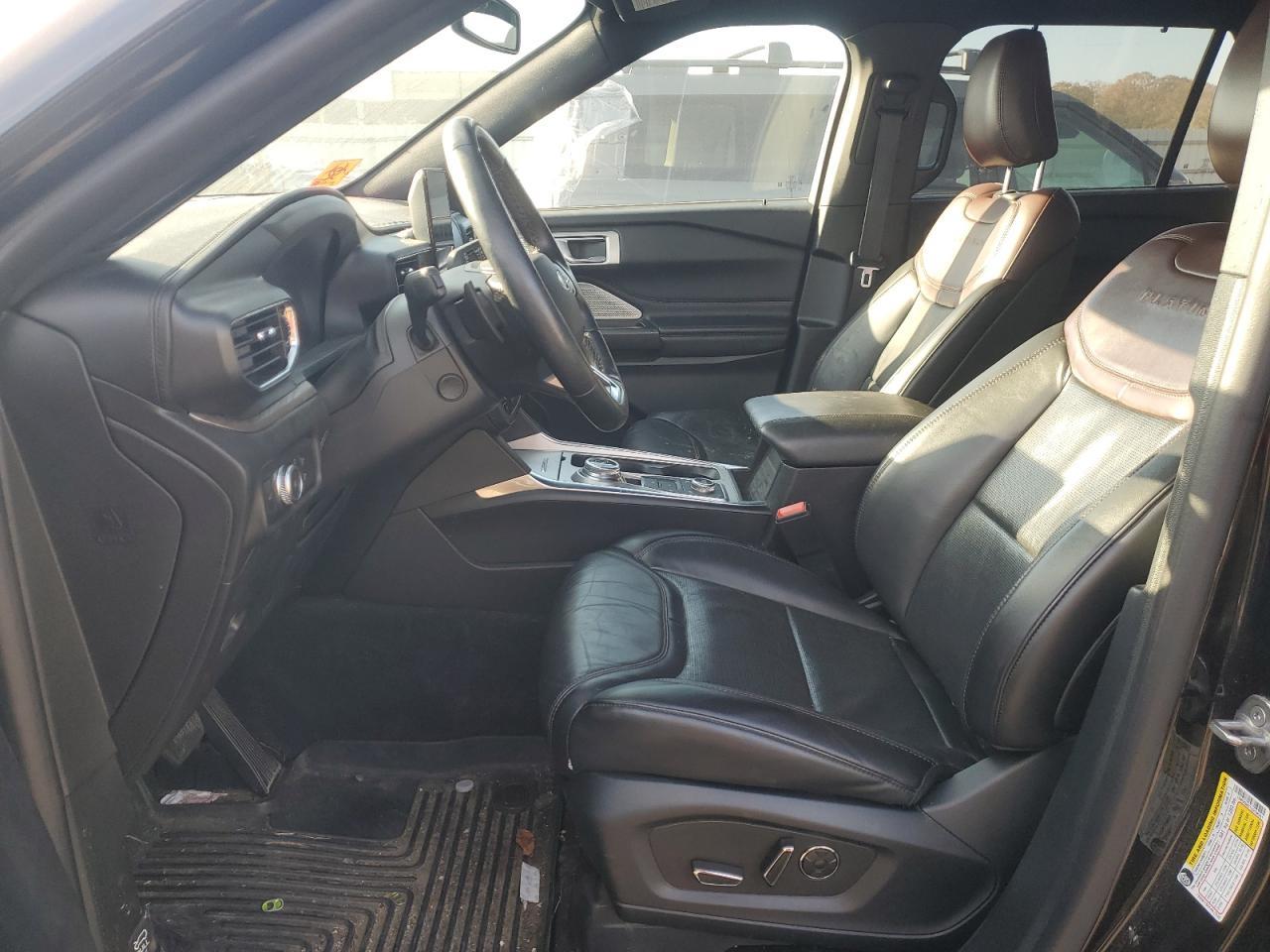 2020 Ford Explorer Platinum - Image 7