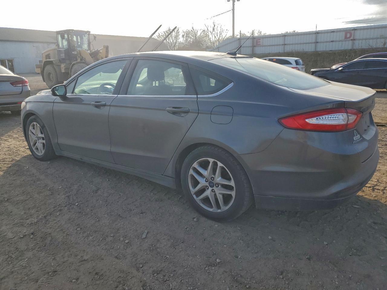 2015 Ford Fusion Se - Image 2
