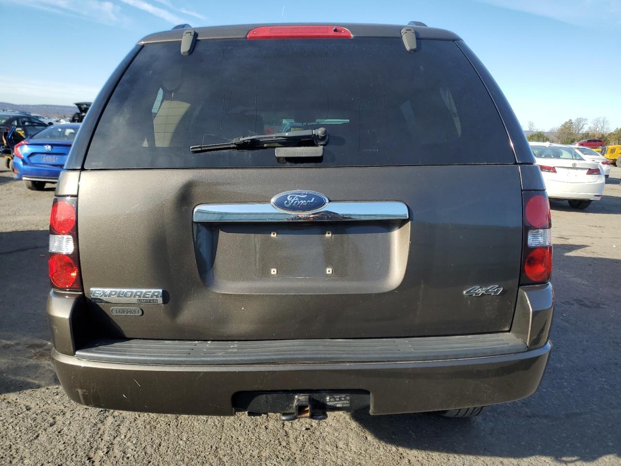 2008 Ford Explorer Limited - Image 6