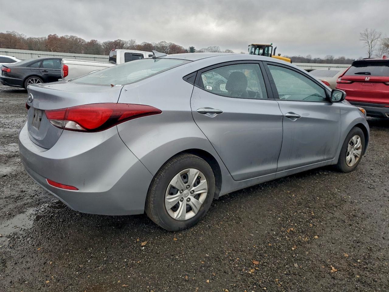 2016 Hyundai Elantra Se - Фото 3