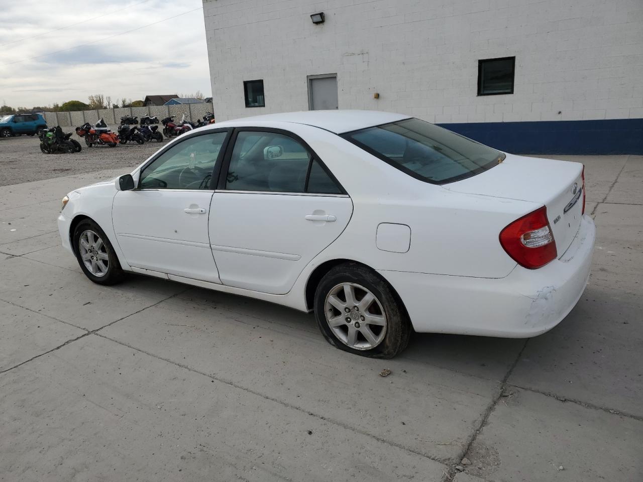 2011 Toyota Camry Le - Image 2