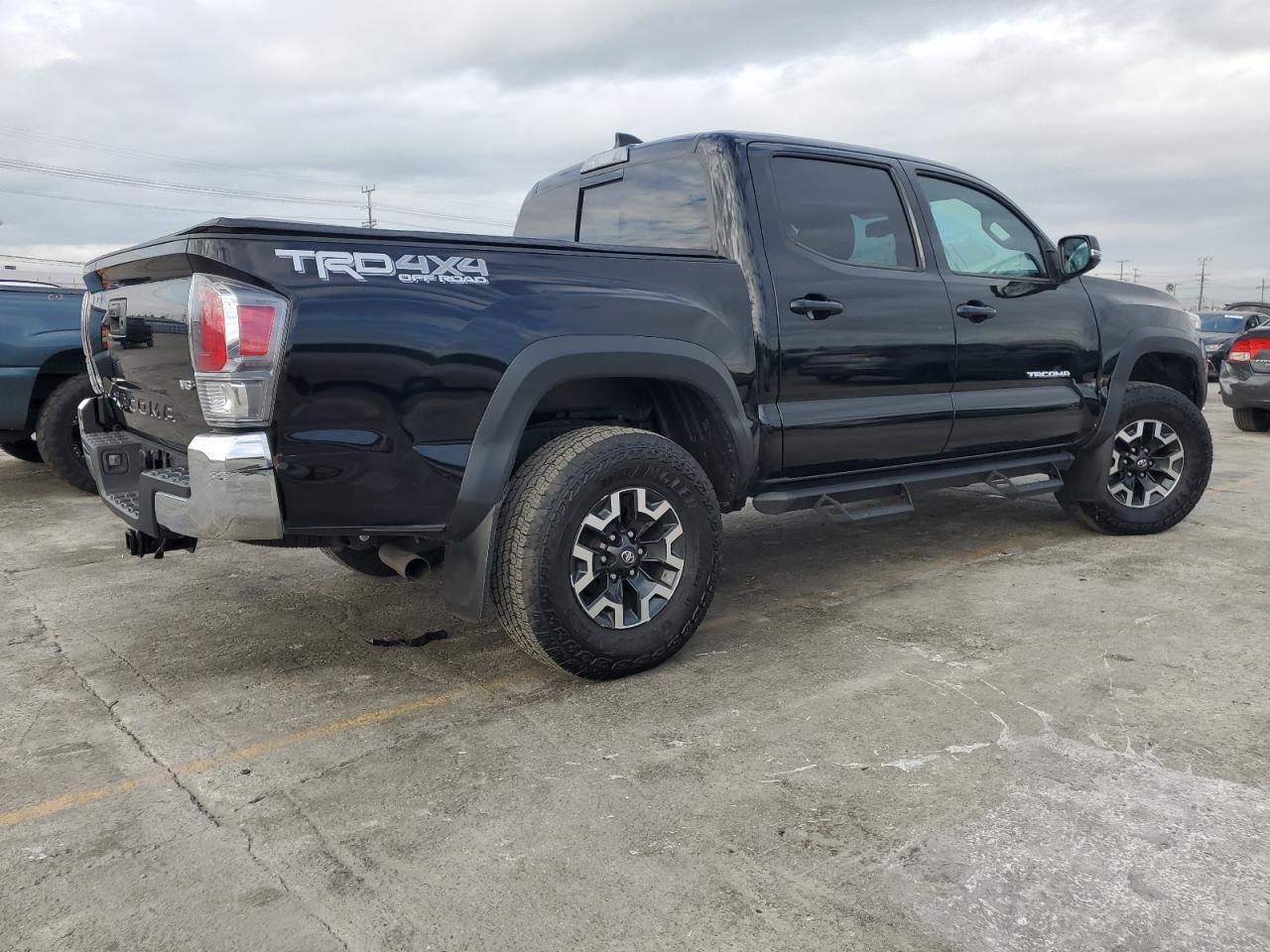 2023 Toyota Tacoma Double Cab - Image 3
