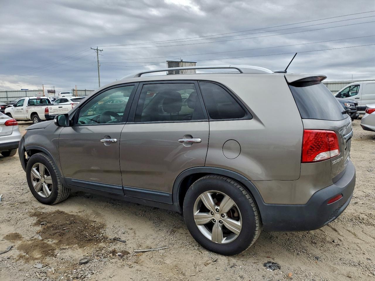 2013 Kia Sorento Ex - Image 2