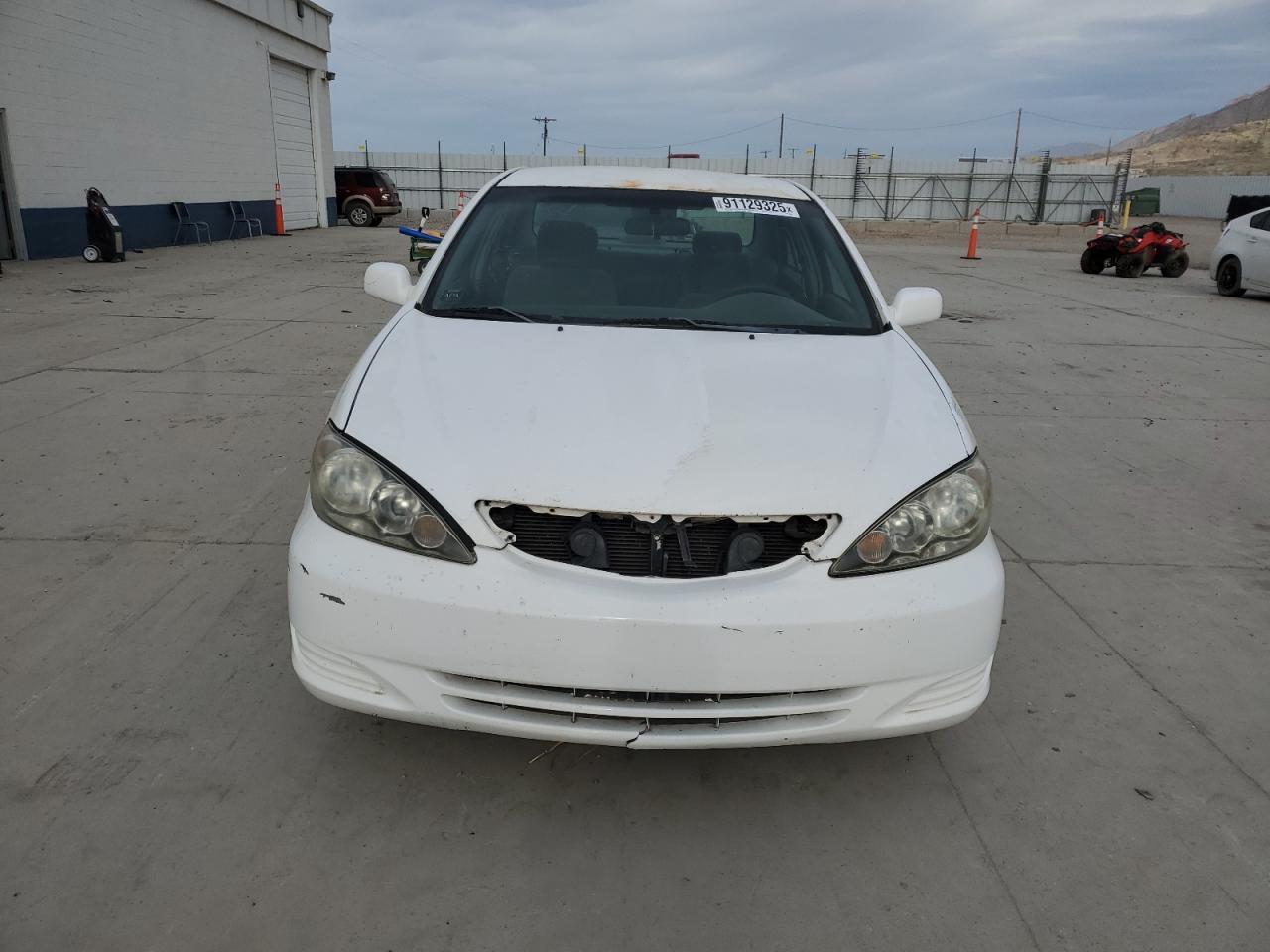 2011 Toyota Camry Le - Image 5