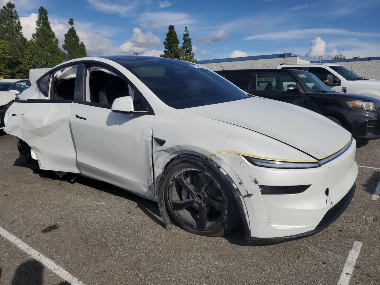 2026 Tesla Model Y - Image 4
