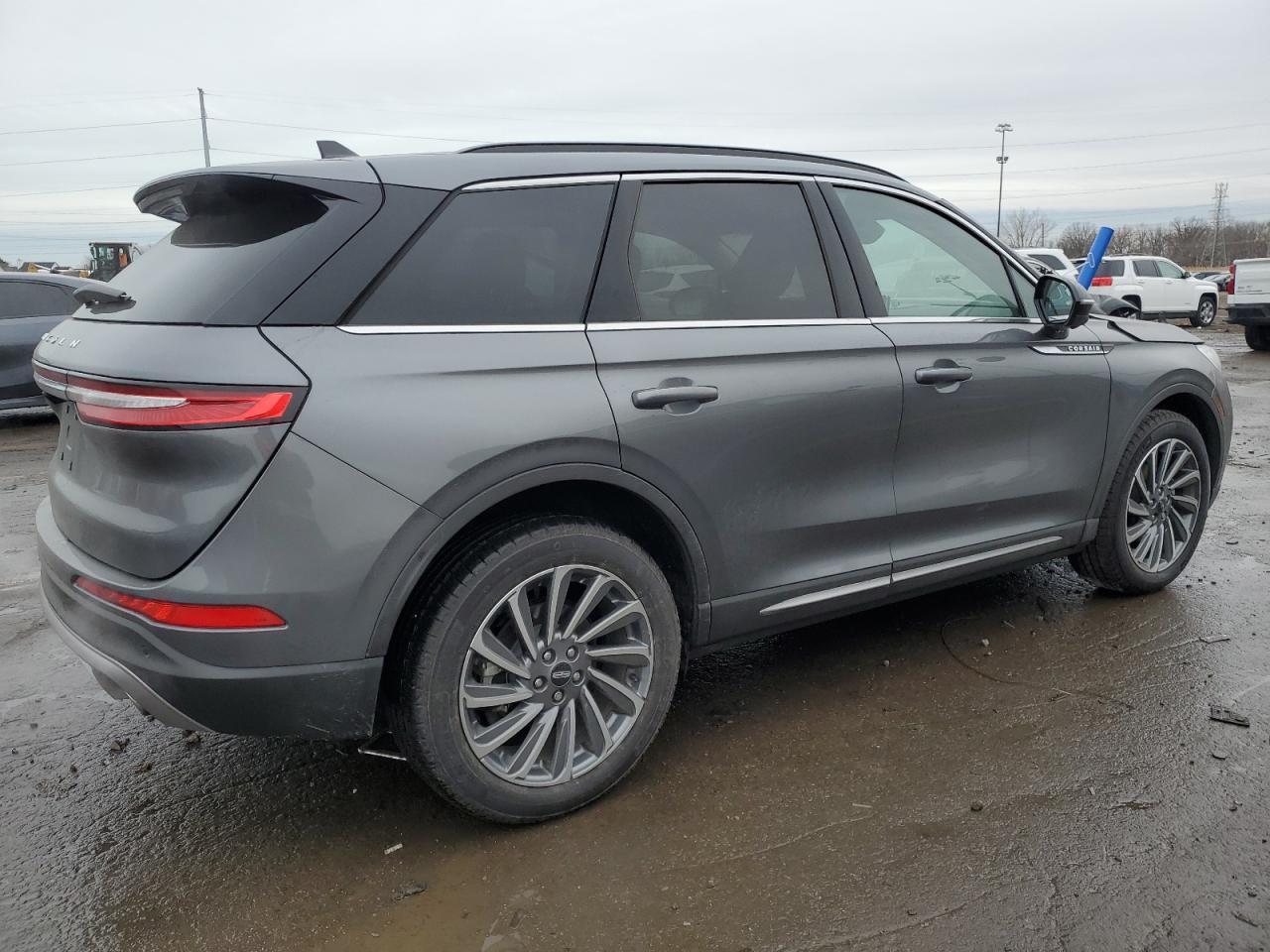 2025 Lincoln Corsair Reserve - Фото 3