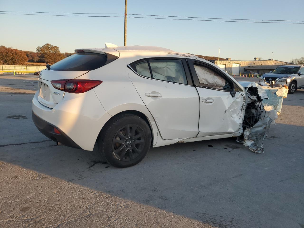 2016 Mazda 3 Grand Touring - Фото 3