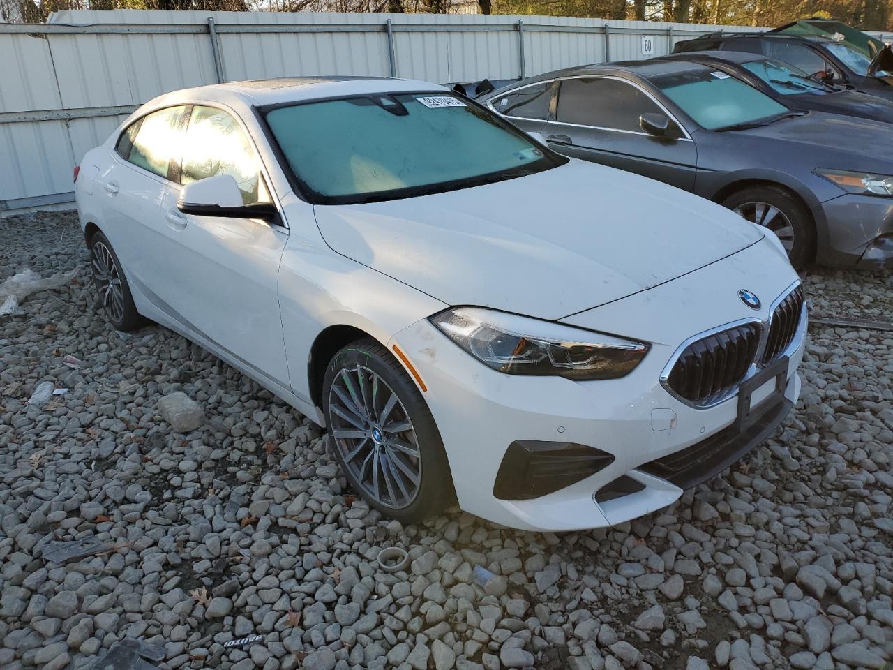 2022 BMW 228Xi - Фото 4