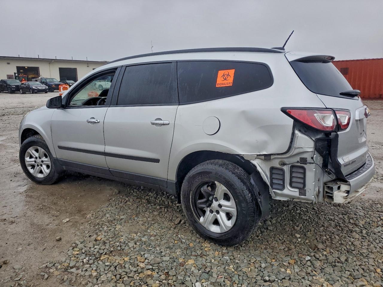2017 Chevrolet Traverse Ls - Фото 2