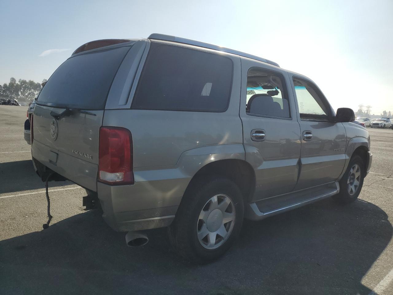 2002 Cadillac Escalade Luxury - Фото 3