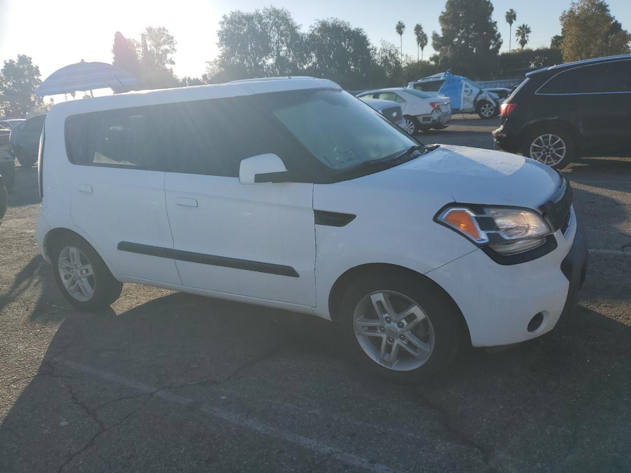 2010 Kia Soul + - Image 4