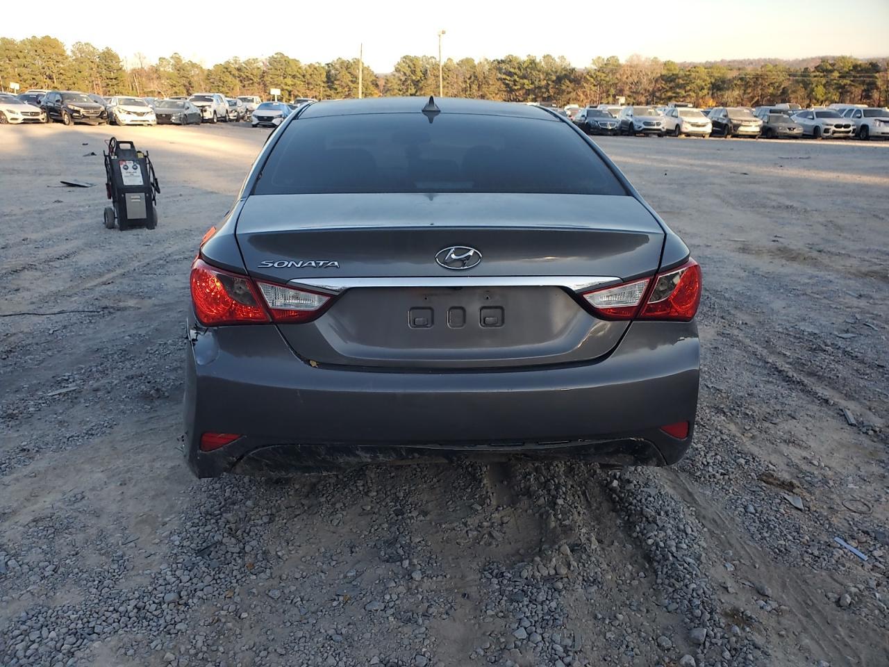 2014 Hyundai Sonata - Image 6