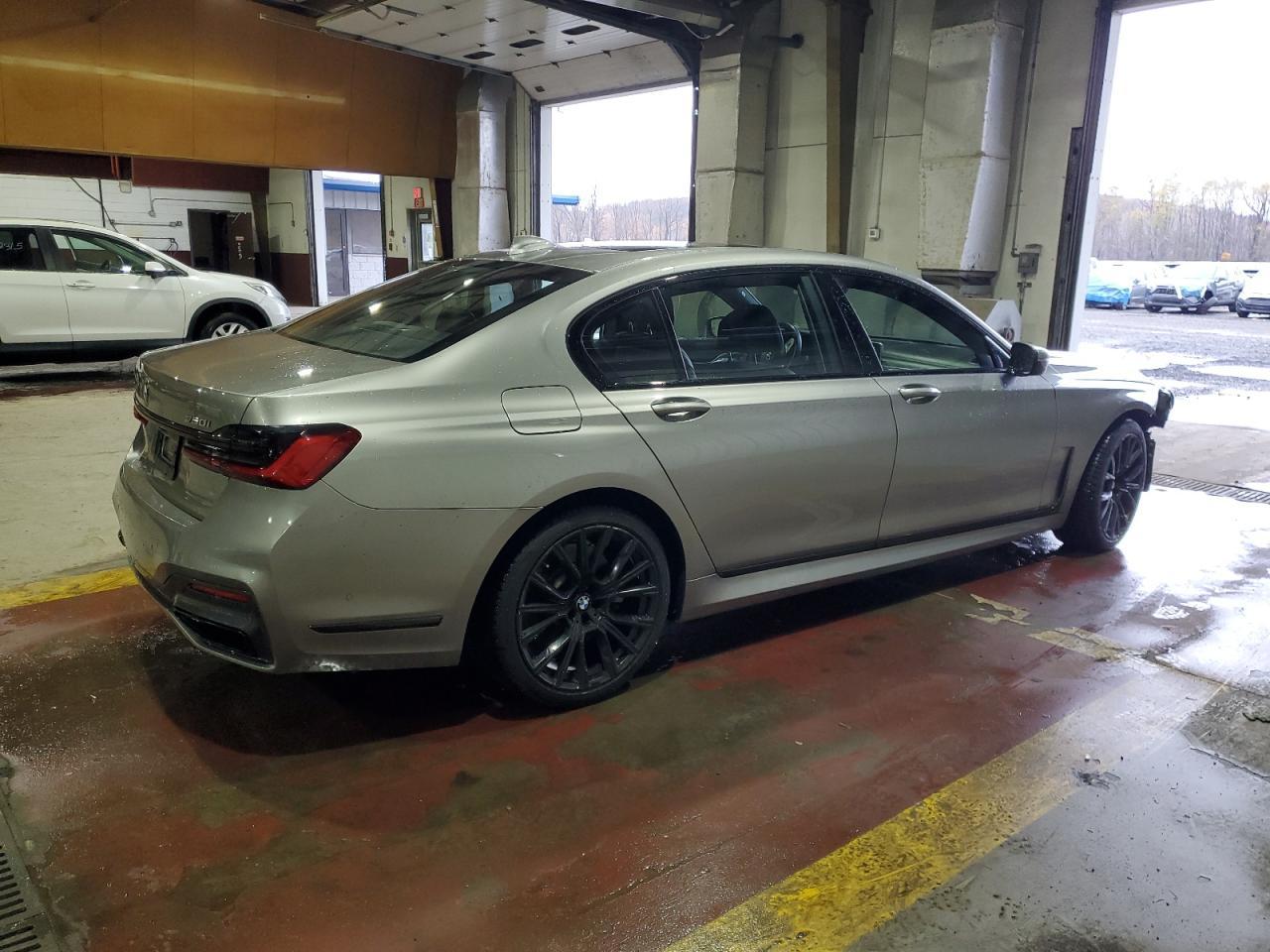 2020 BMW 750 Xi - Фото 3