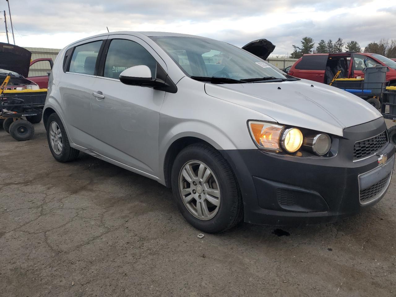 2016 Chevrolet Sonic Lt - Image 4