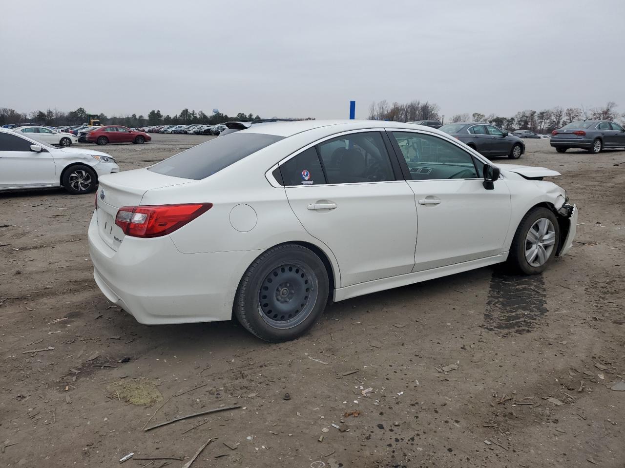 2015 Subaru Legacy 2.5I - Фото 3