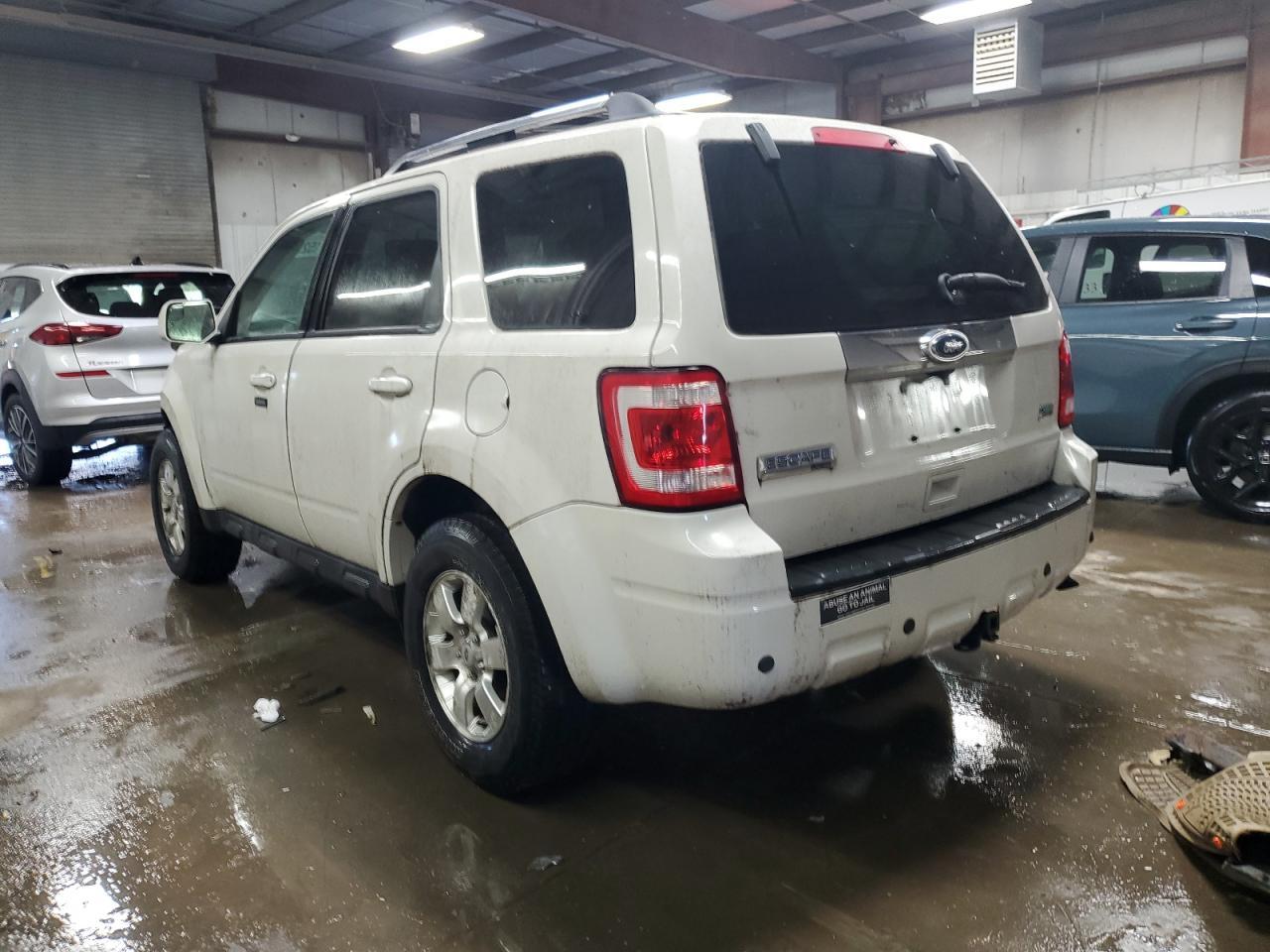 2010 Ford Escape Limited - Фото 2