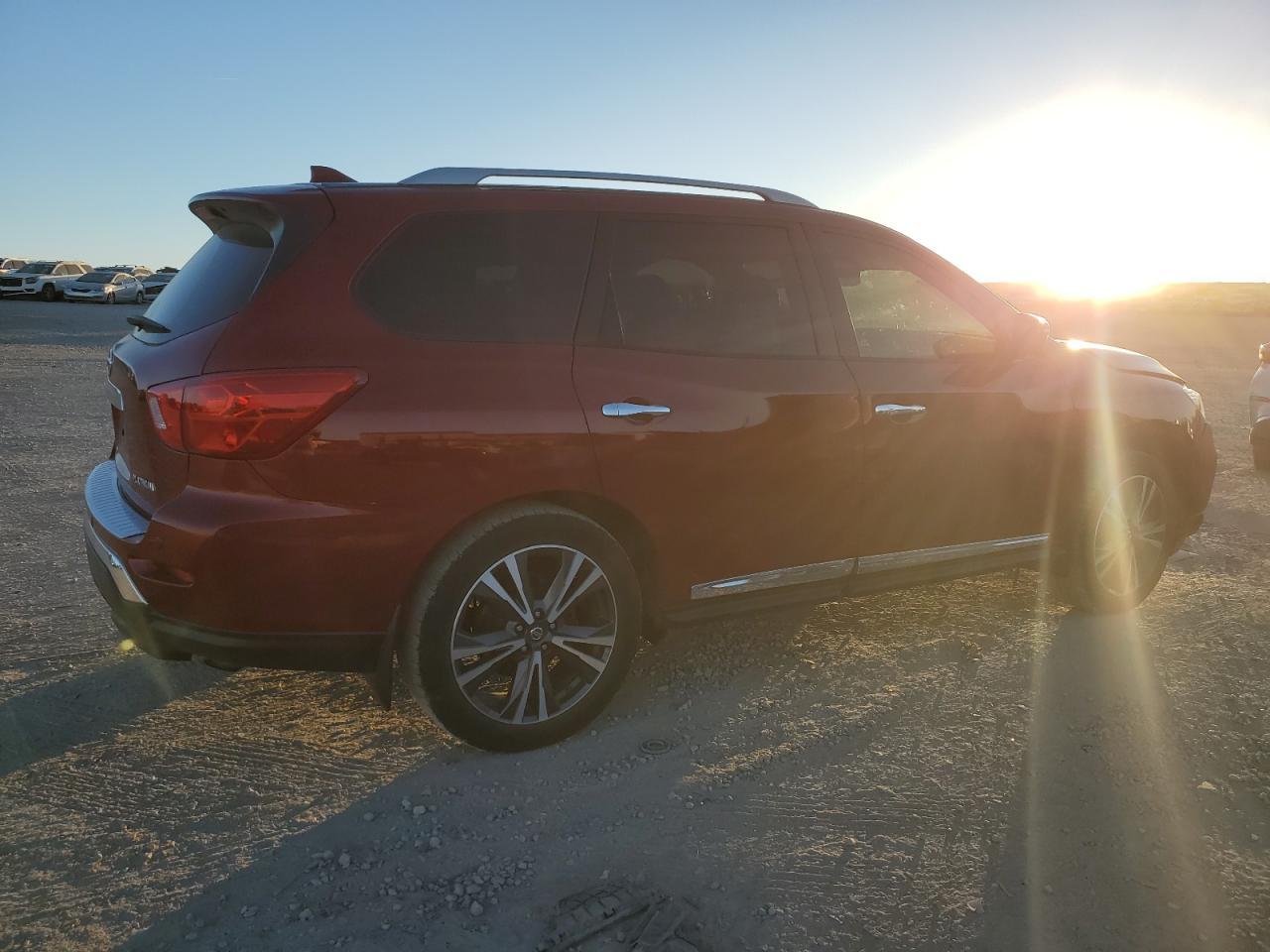 2020 Nissan Pathfinder Platinum - Фото 3