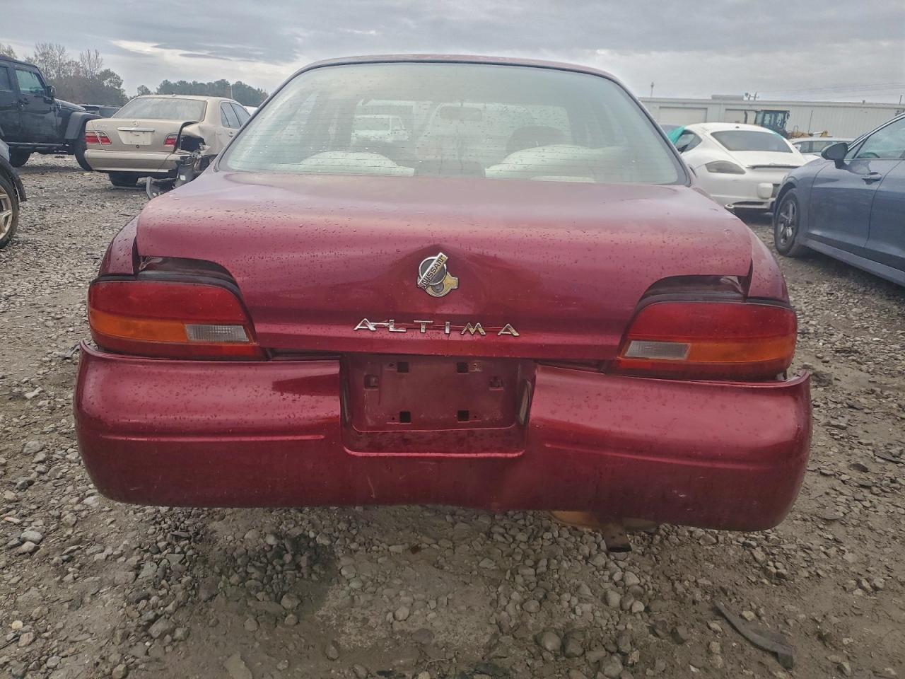 1994 Nissan Altima Xe - Фото 6