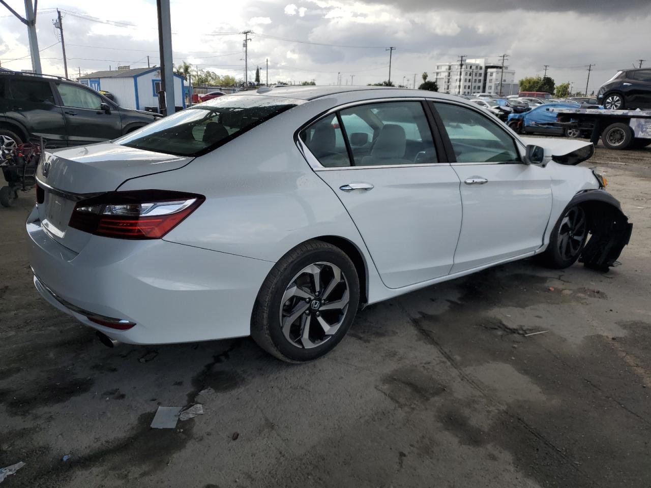 2017 Honda Accord Ex - Фото 3
