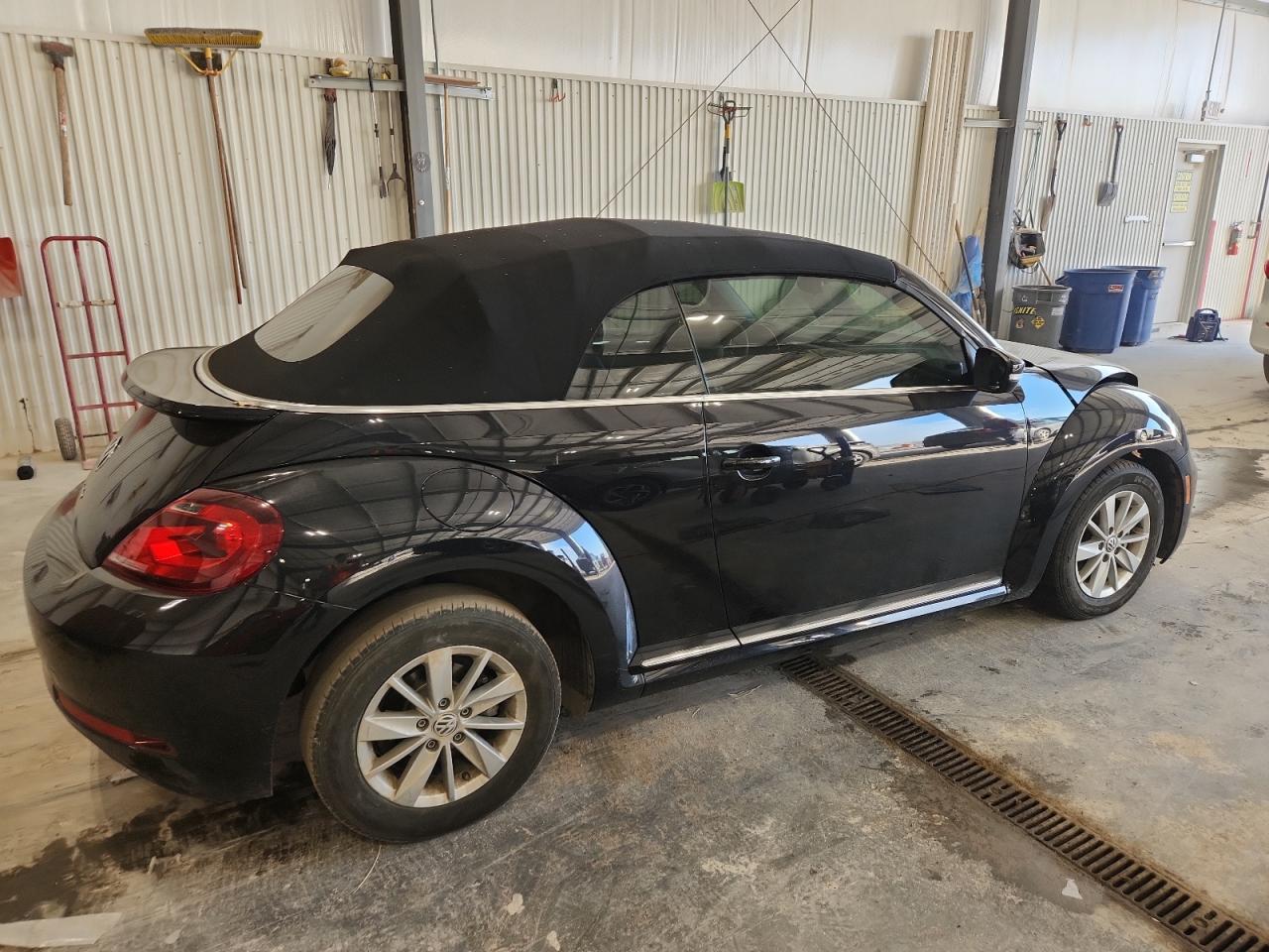 2019 Volkswagen Beetle S - Фото 3