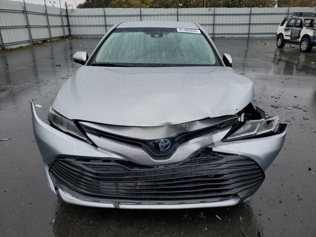 2020 Toyota Camry Le - Фото 5