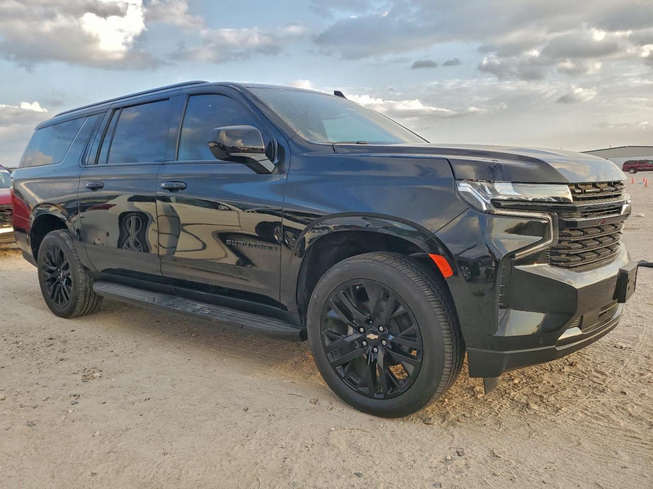 2023 Chevrolet Suburban C1500 Rst - Image 4