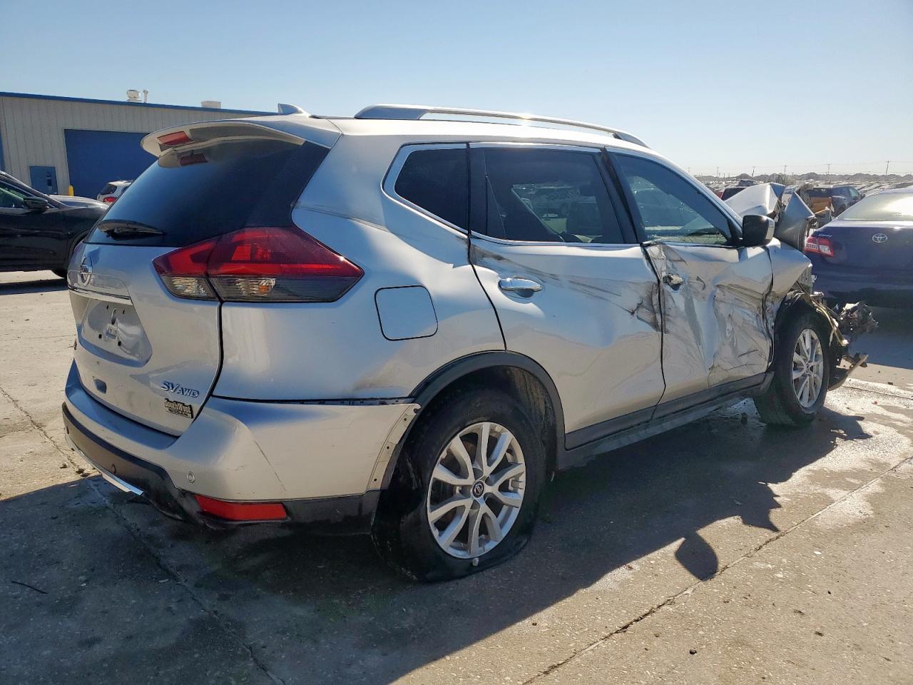 2020 Nissan Rogue S - Фото 3