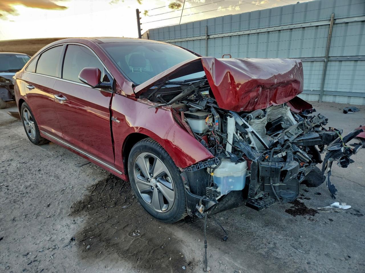 2017 Hyundai Sonata Hybrid - Фото 4