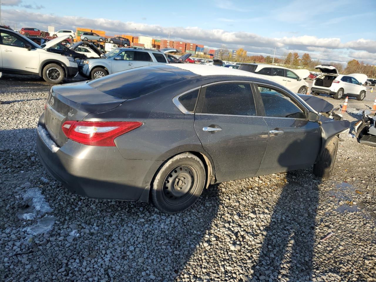 2017 Nissan Altima - Фото 3