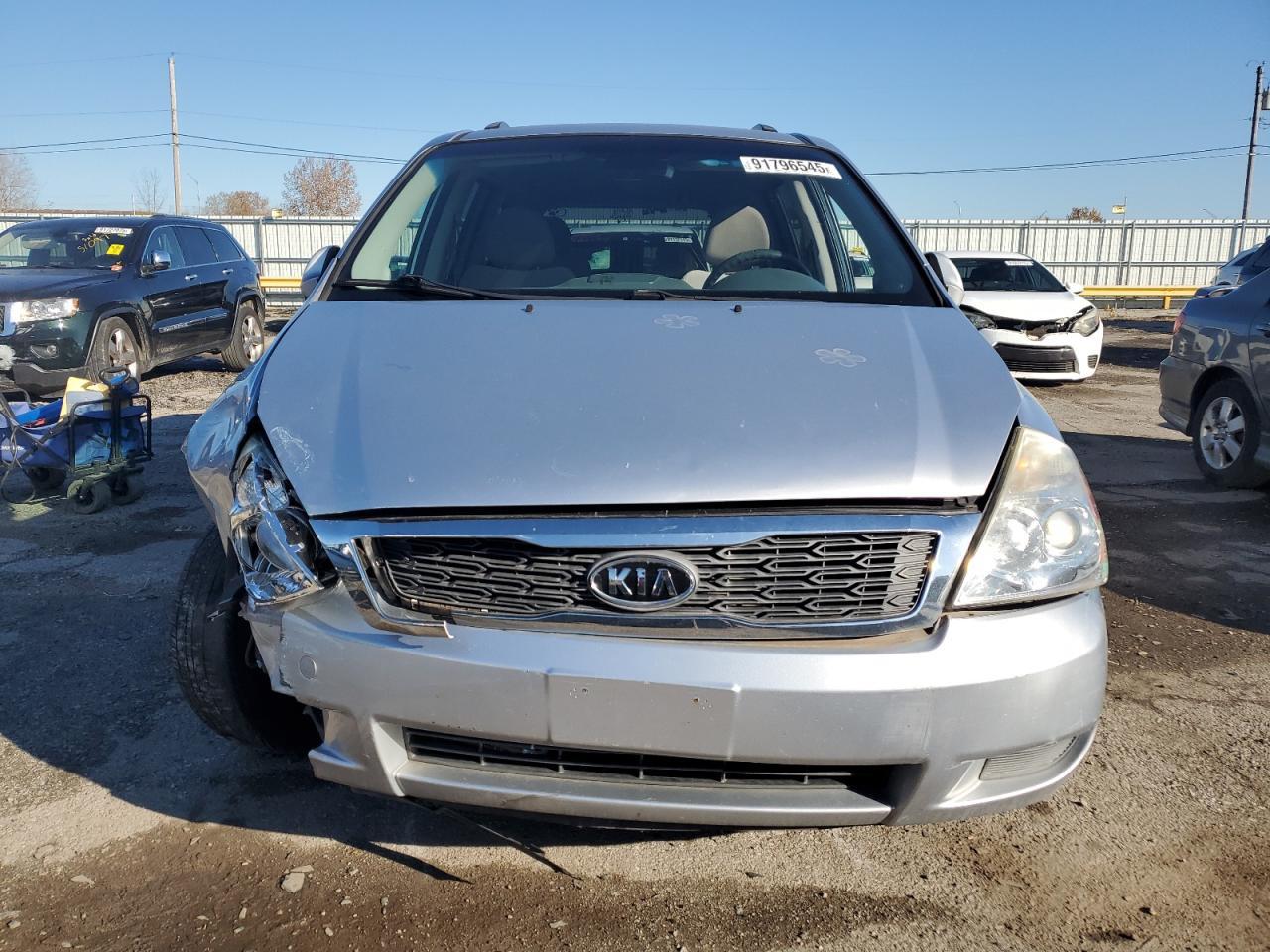 2011 Kia Sedona Lx - Фото 5