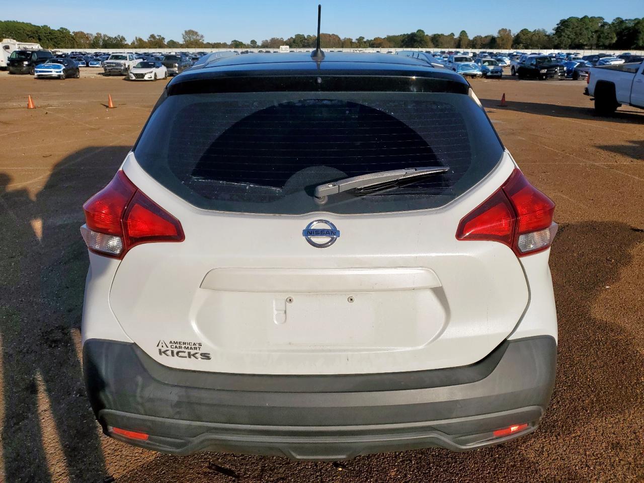 2018 Nissan Kicks S - Image 6