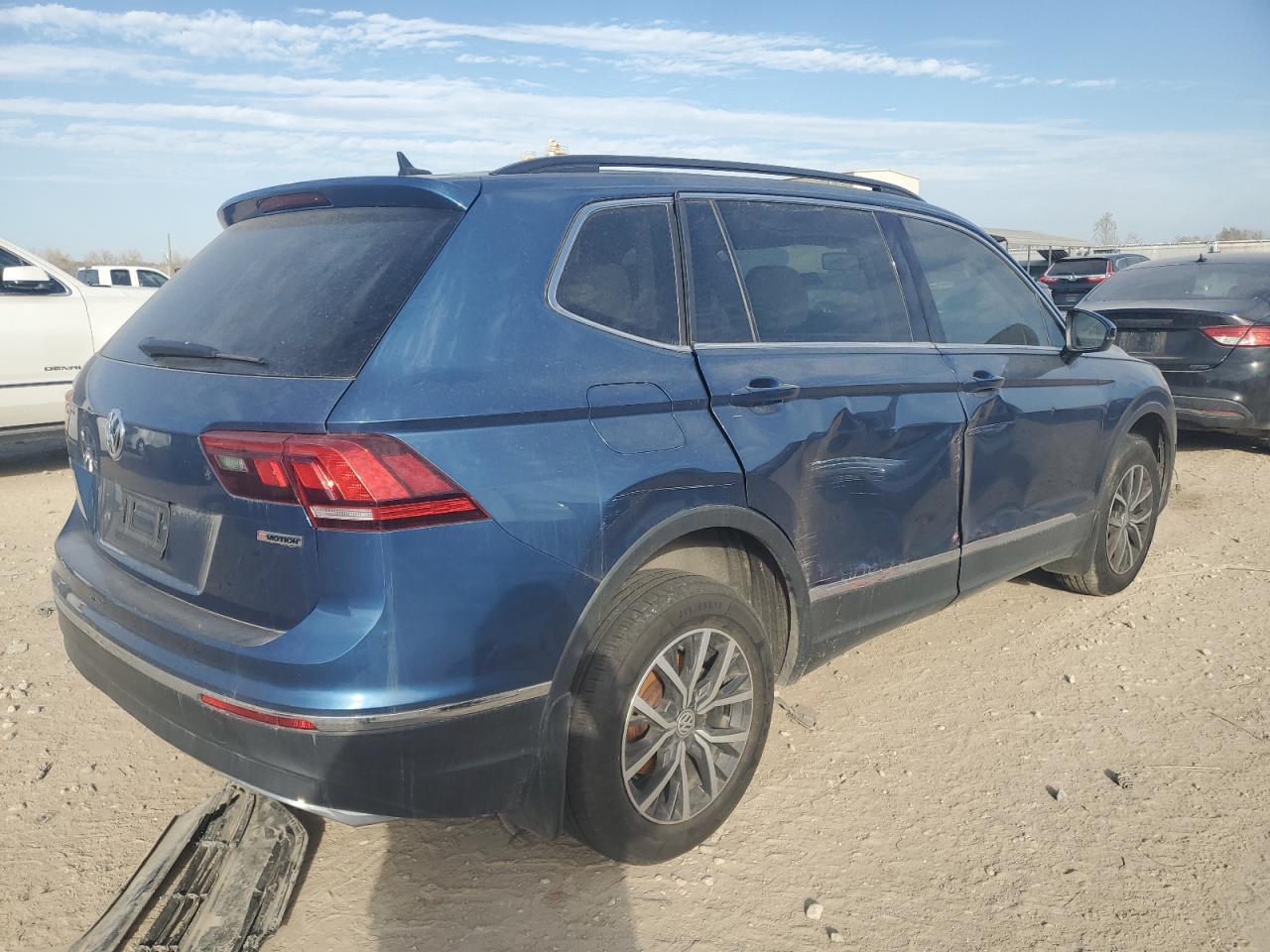 2020 Volkswagen Tiguan Se - Фото 3