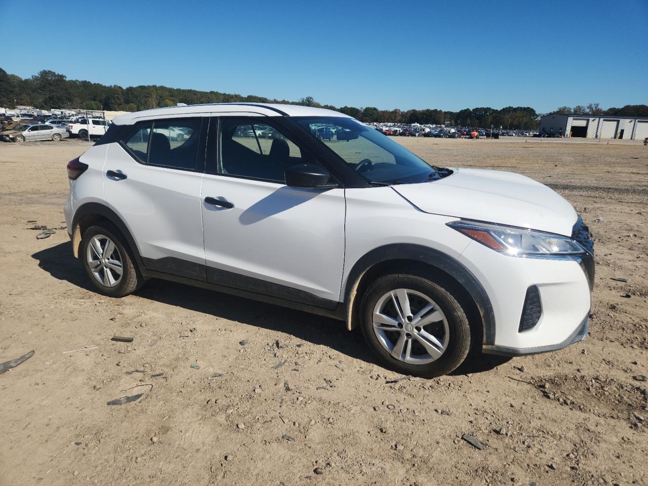 2023 Nissan Kicks S - Image 4