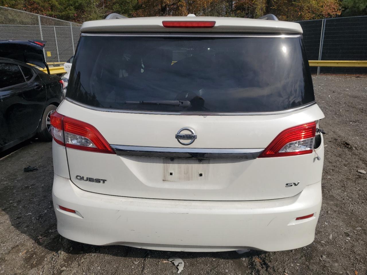 2015 Nissan Quest S - Фото 6
