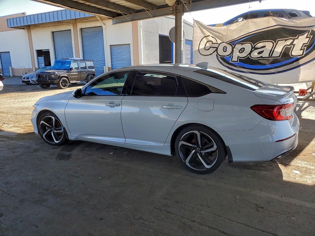 2019 Honda Accord Sport - Image 2