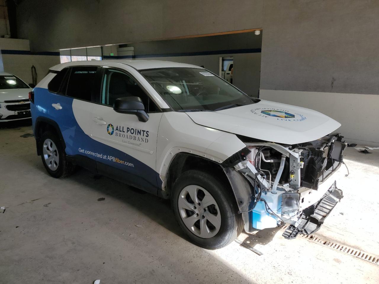 2022 Toyota Rav4 Le - Image 4