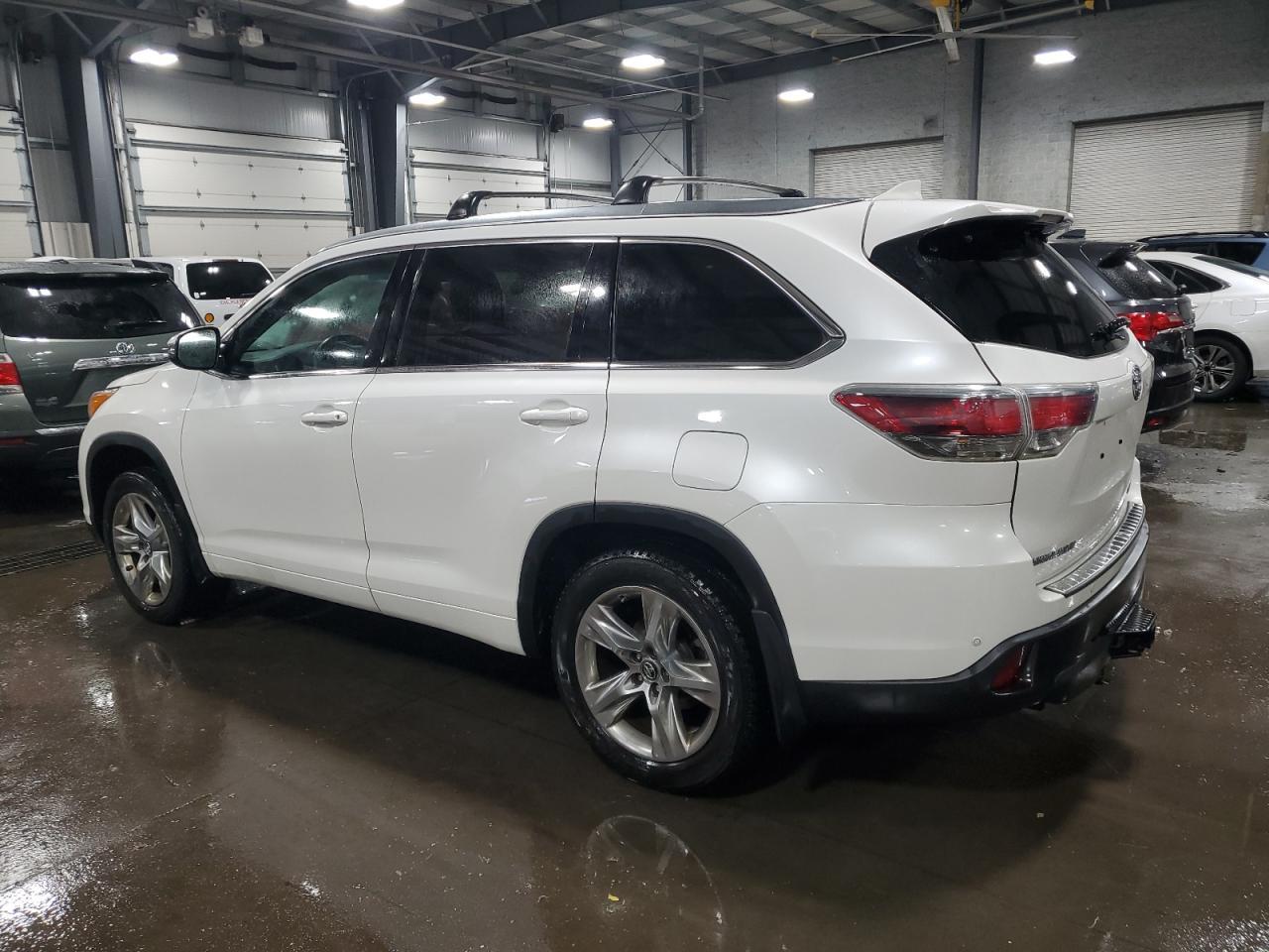 2016 Toyota Highlander Limited - Фото 2