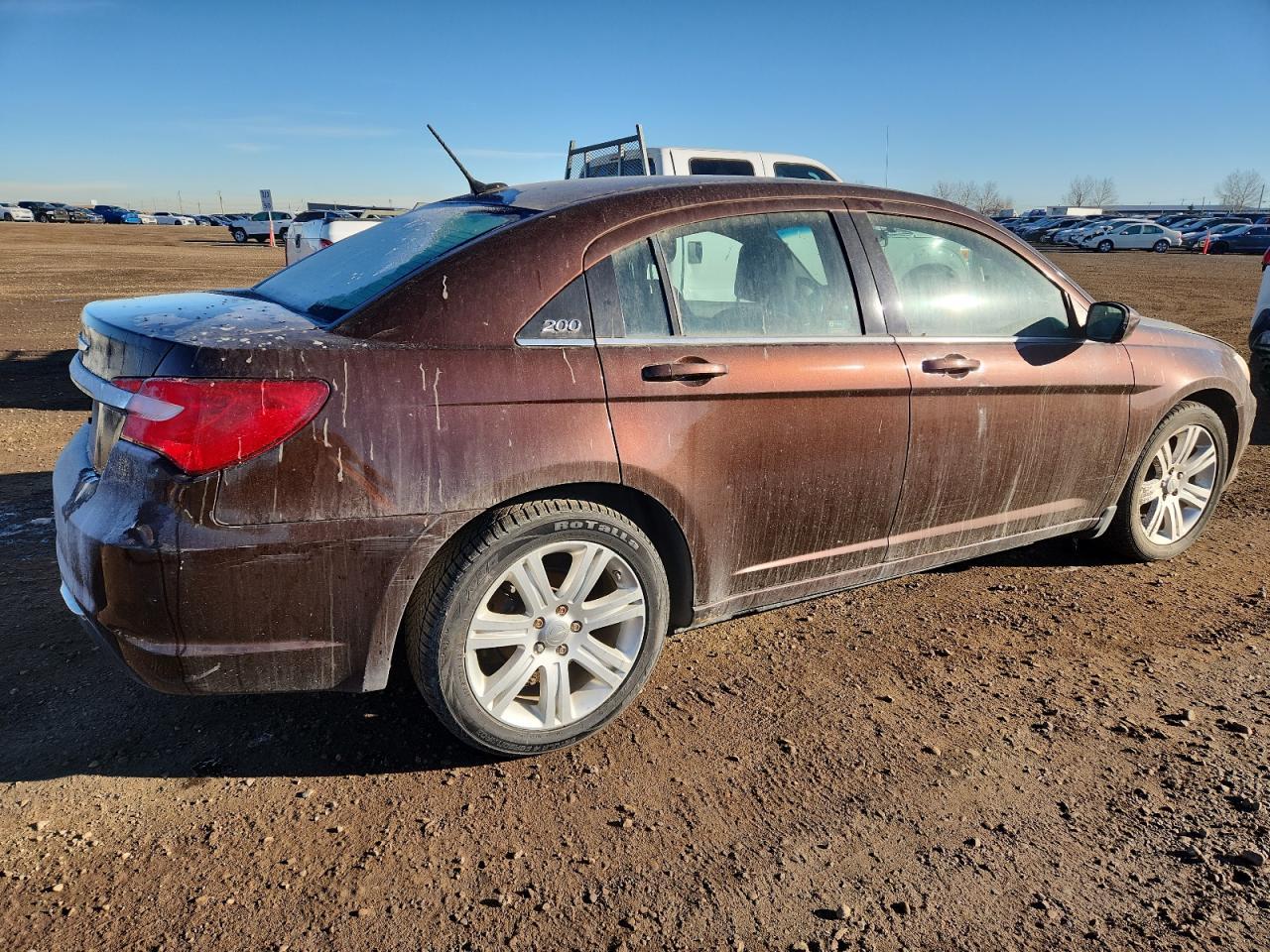2013 Chrysler 200 Touring - Фото 3