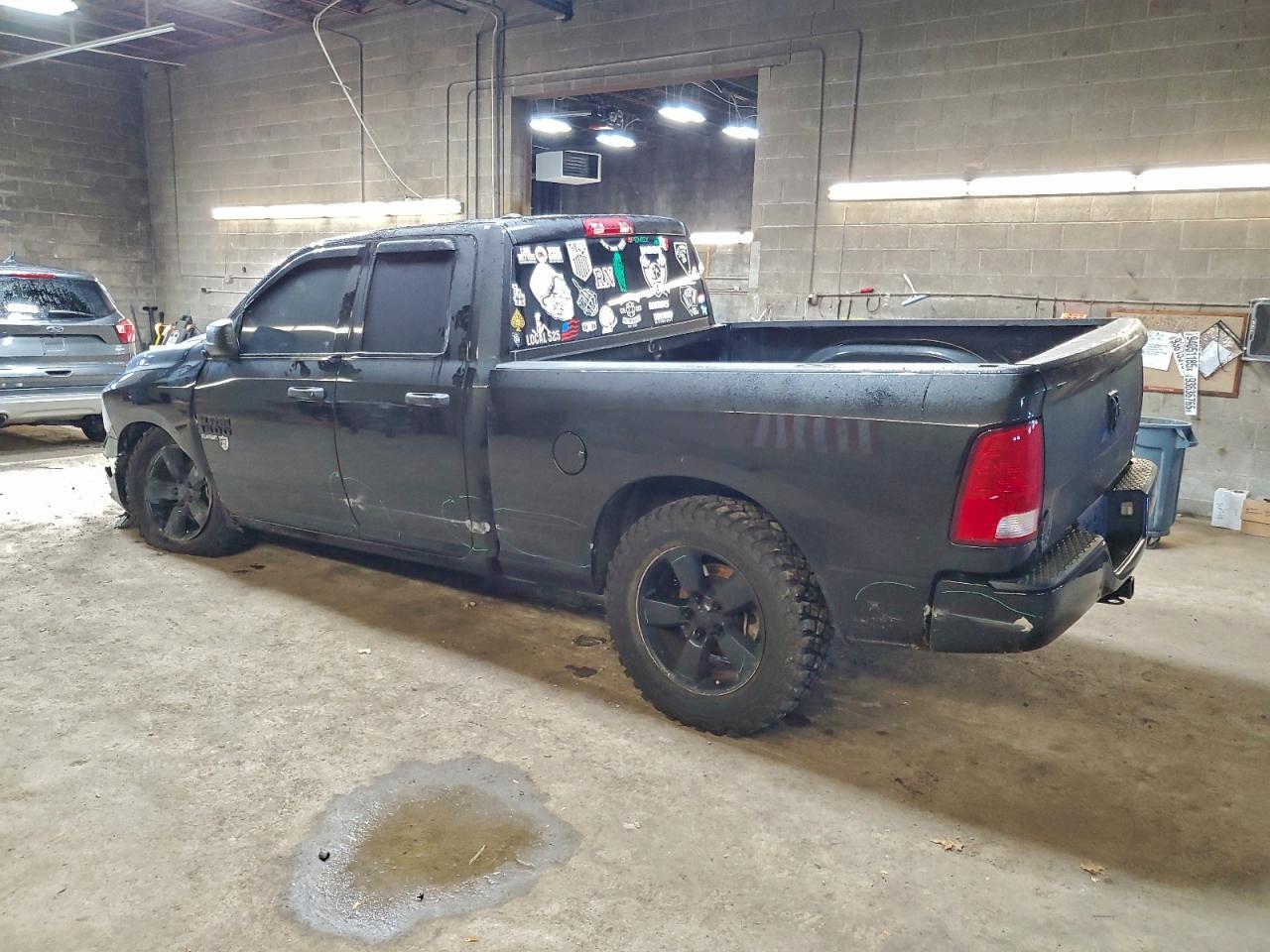 2019 Ram 1500 Classic Tradesman - Фото 2