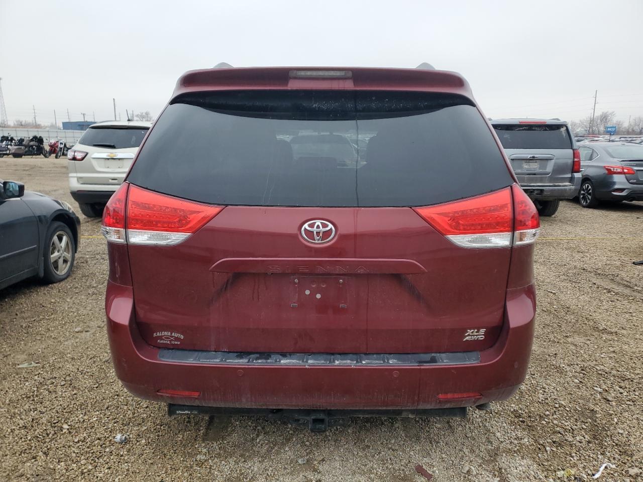 2014 Toyota Sienna Xle - Фото 6