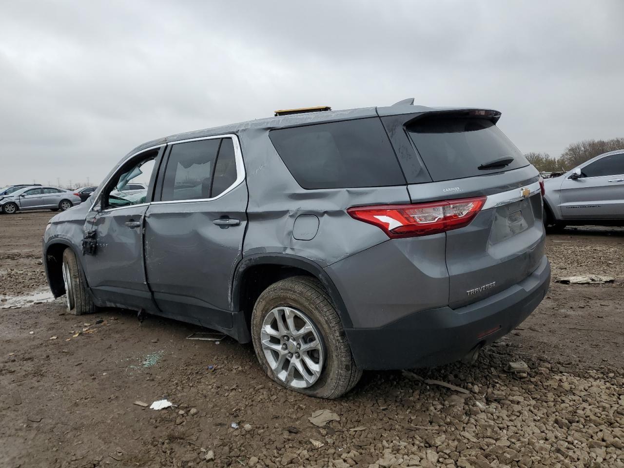 2019 Chevrolet Traverse Ls - Фото 2