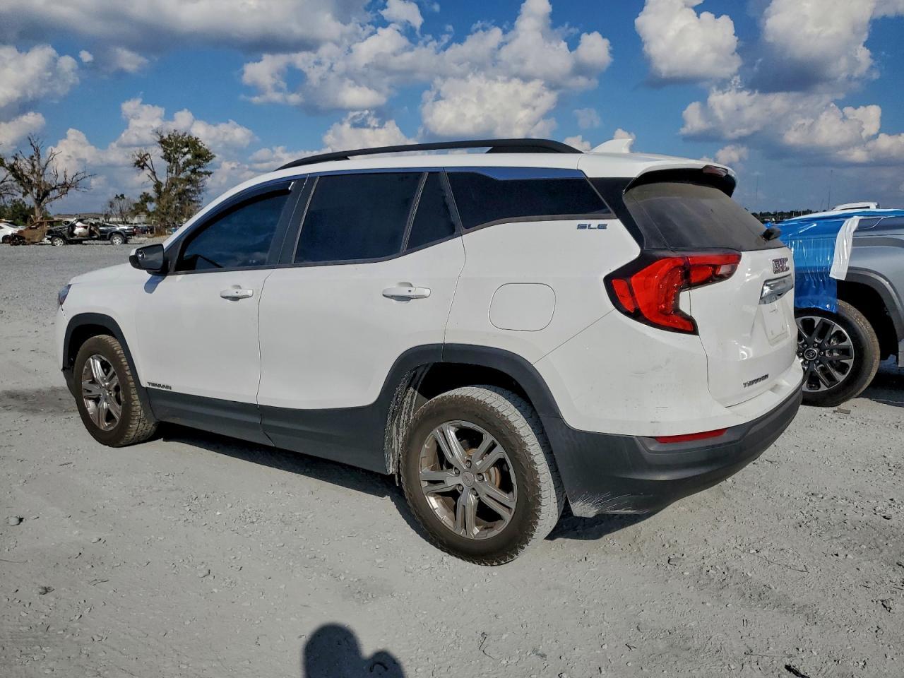 2018 GMC Terrain Sle - Image 2