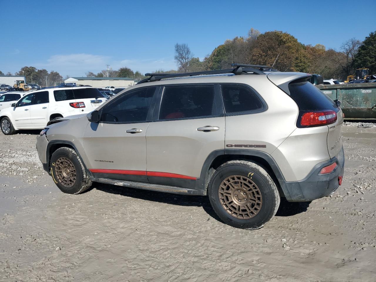 2014 Jeep Cherokee Latitude - Image 2