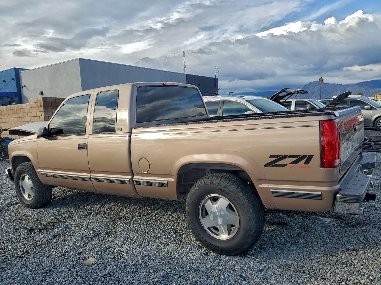 1997 Chevrolet Gmt-400 K1500 - Фото 2