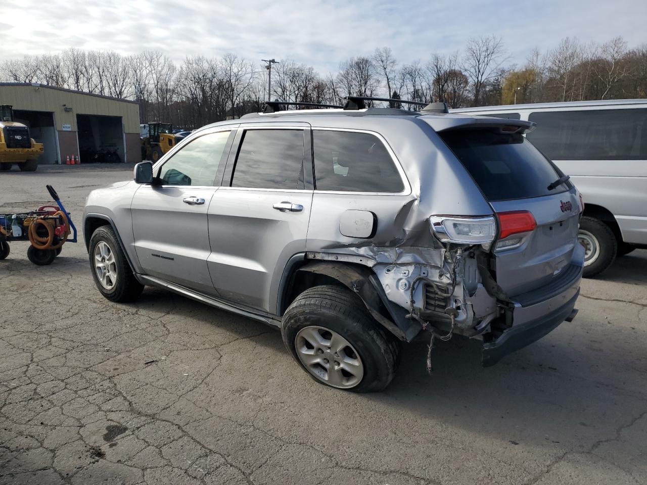 2017 Jeep Grand Cherokee Laredo - Image 2