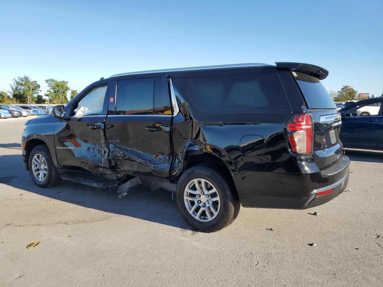 2021 Chevrolet Suburban C1500 Lt - Image 3
