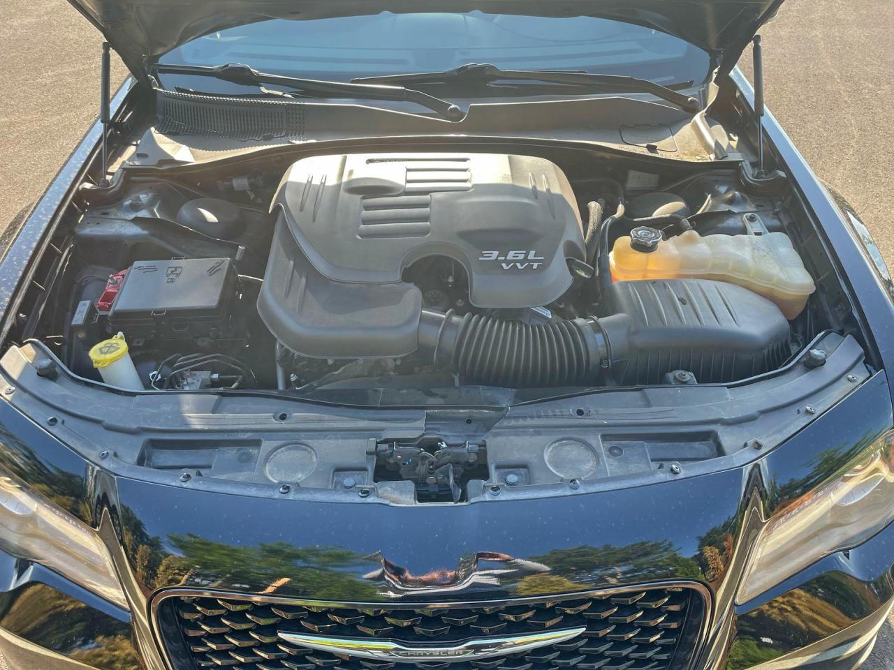 2018 Chrysler 300 S - Фото 7