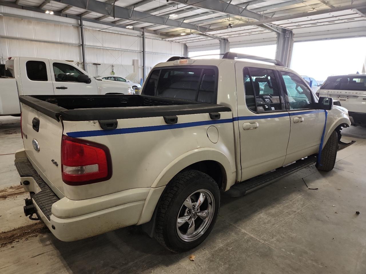 2010 Ford Explorer Sport Trac Limited - Фото 3