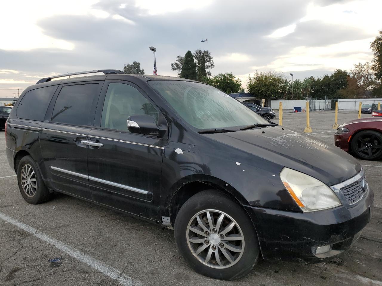 2012 Kia Sedona Ex - Image 4