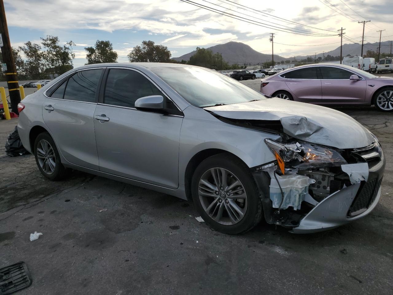 2017 Toyota Camry Le - Фото 4